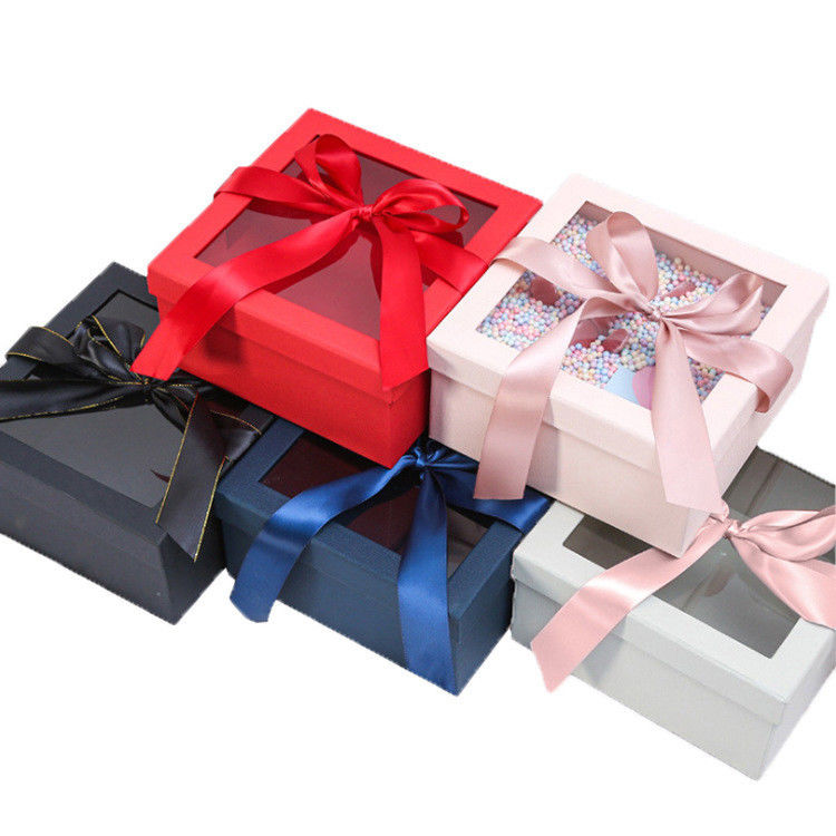 Coffret Cadeau Rose Récentage Carré Personnalisé Avec Ruban