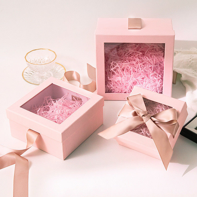 Coffret Cadeau Rose Récentage Carré Personnalisé Avec Ruban