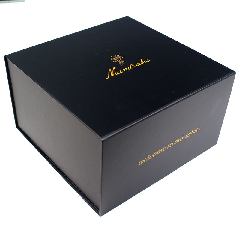 Boîte cadeau de beauté pliable en noir avec carton rigide et taille personnalisée