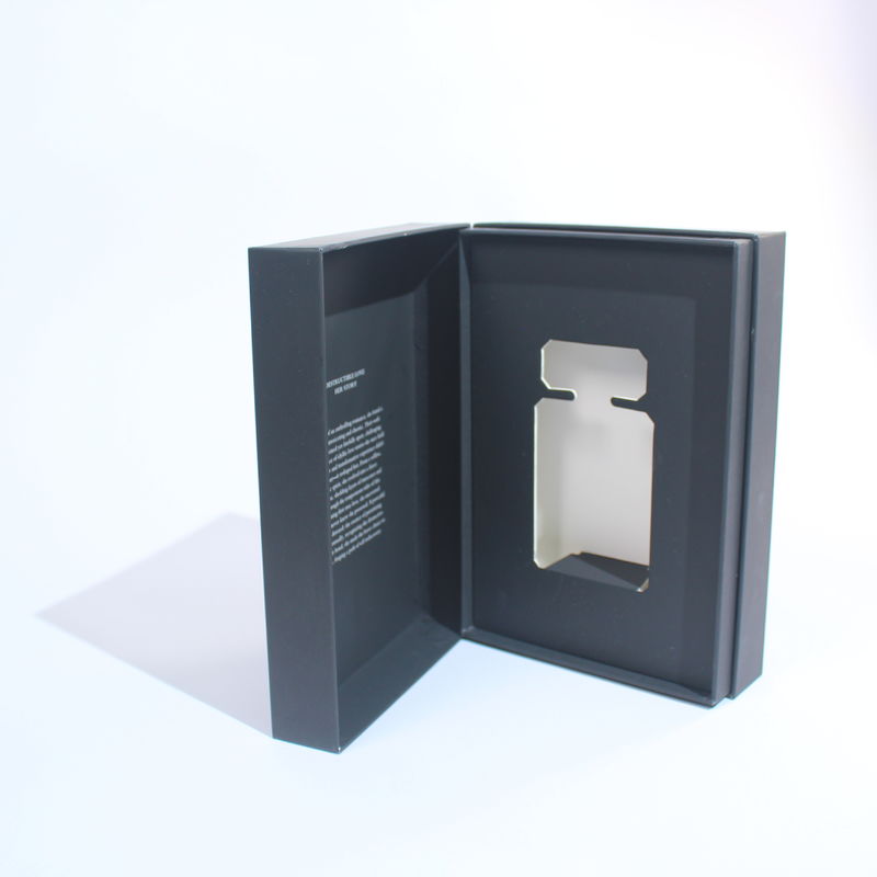 Conception d'emballages de boîtes de parfum noir et blanc avec fermeture magnétique pour les petites entreprises