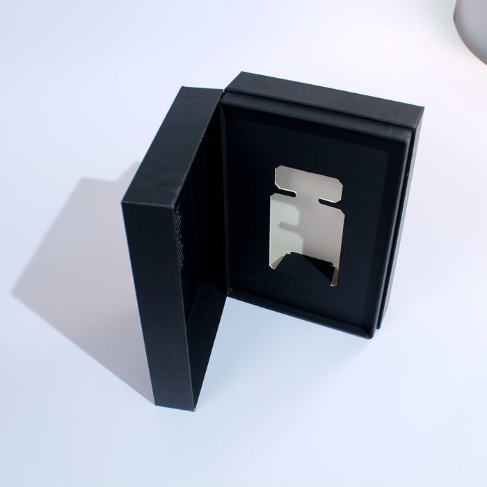 Boîte cadeau de parfum blanc et noir Petites boîtes d'emballage adaptées aux soins de la peau avec logo personnalisé