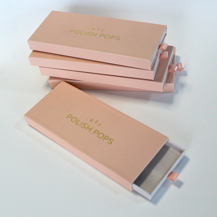 Luxury Press on Nails Packaging Box with Glossy Lamination UV Coating and Varnishing for Beauty Manicure False Nails