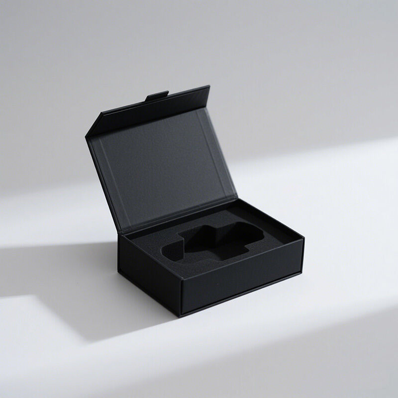 En gros Logo personnalisé EVA Insert en mousse en carton rigide Boîte d'emballage cadeau magnétique avec matériaux recyclés