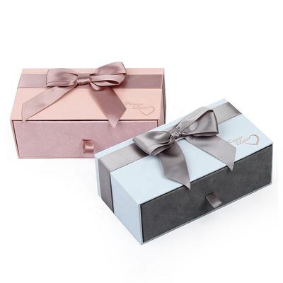 La boîte bleue rose d'emballage de bijoux met en sac le boîte-cadeau de collier et de boucle d'oreille