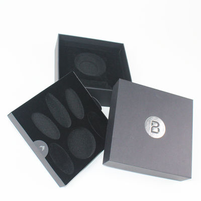 Personnaliser des boîtes noires en carton rigide avec insert de mousse