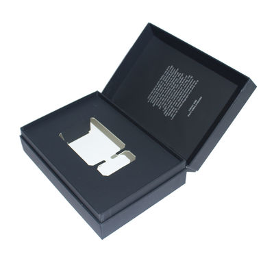 Conception d'emballages de boîtes de parfum noir et blanc avec fermeture magnétique pour les petites entreprises