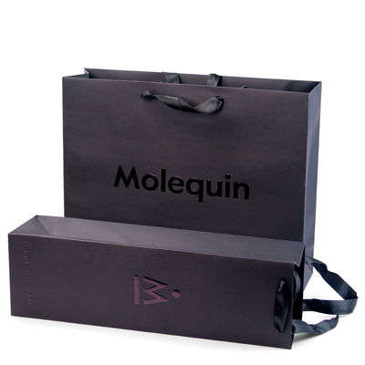 Sacs de magasinage en papier noir sur mesure avec poignées de ruban Design de boîte d'emballage de produit élégant
